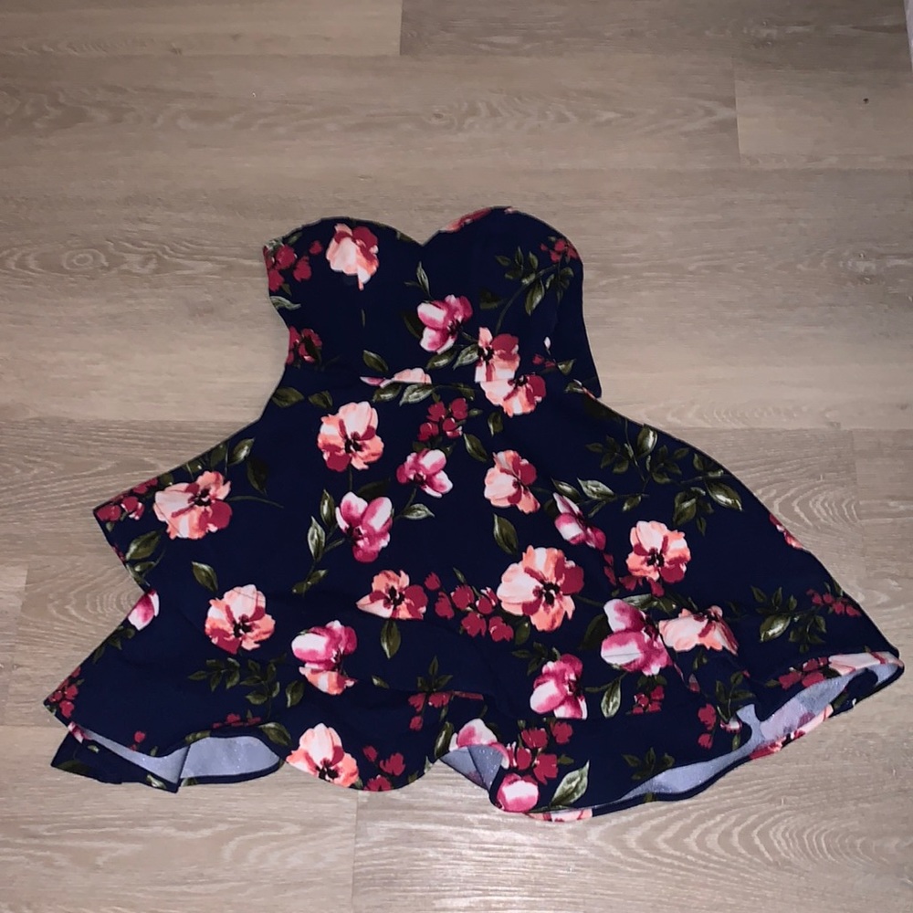 Woman’s extra small dress